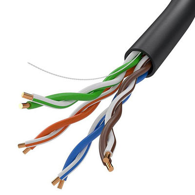 O cabo contínuo 4 da rede de UTP Cat5e emparelha o revestimento de PVC do condutor do CCA