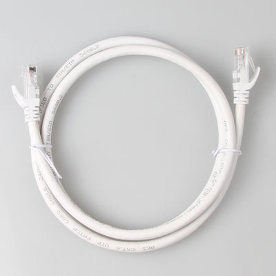 UTP branco Cat6 remenda o revestimento do PVC LSZH do cabo 24AWG 7/0.2 com o conector RJ45